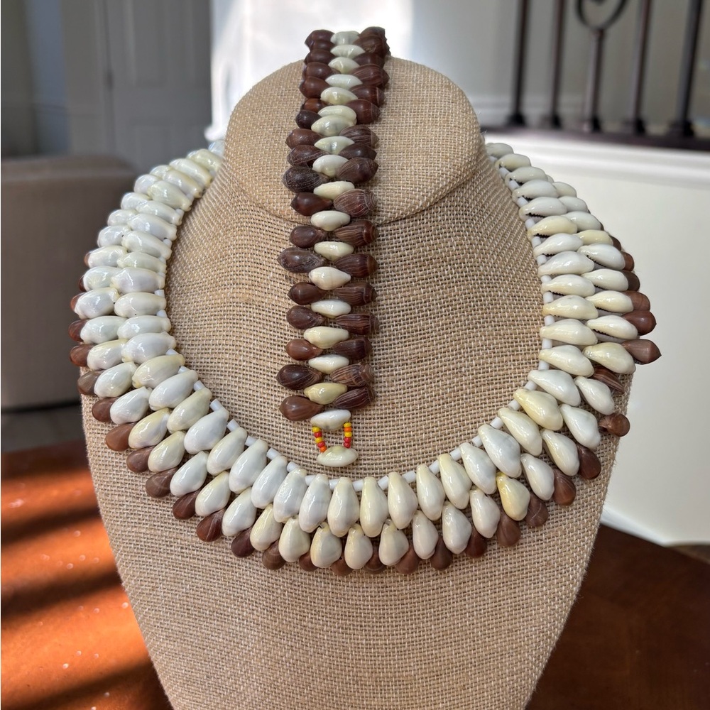 White and Brown Shell Necklace and Bracelet Set